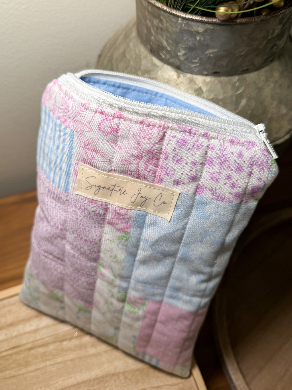 Pink Cottage Quilt Kindle Sleeve with Zipper