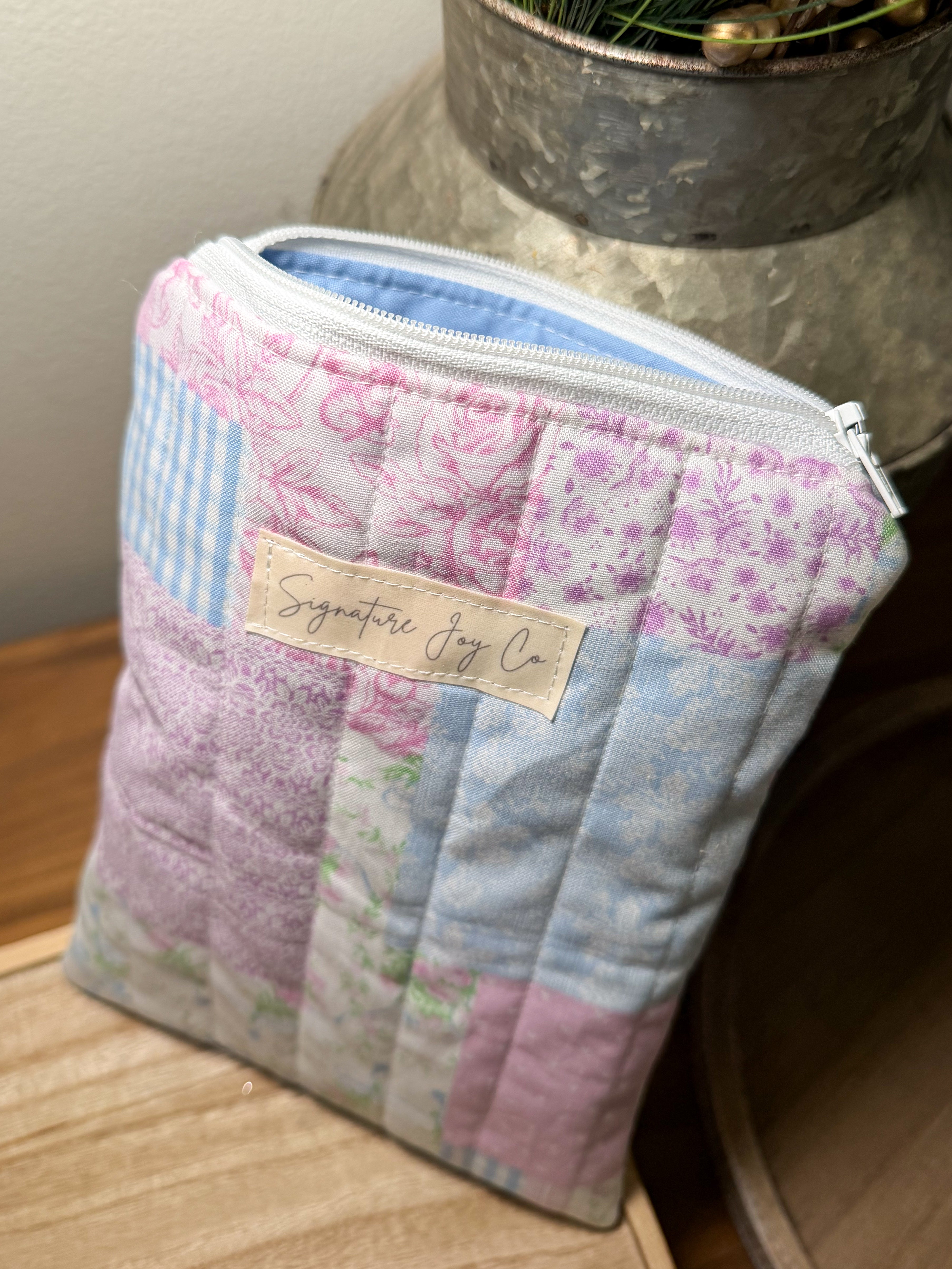 Pink Cottage Quilt Kindle Sleeve with Zipper